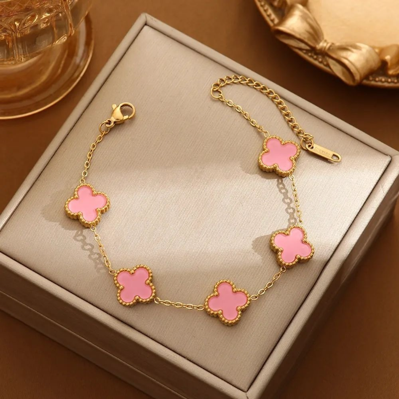 Vintage Lucky Four Leaf Clover Bracelet